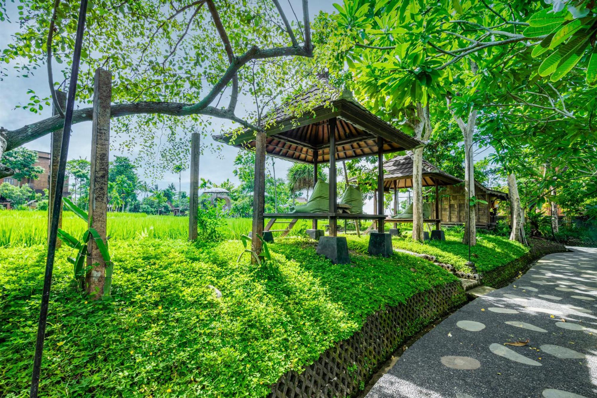 Kajane Yangloni At Ubud Esterno foto